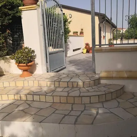 Apartment Camera Matrimoniale 2- Villafranca Condividi Salva